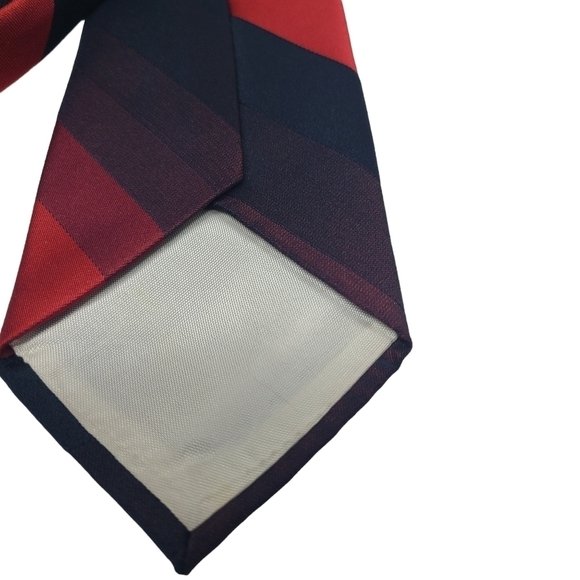 Oscar de la Renta | Men's Red and Blue Ombre Diagonal Striped Tie (One Size) - Picture 9 of 13